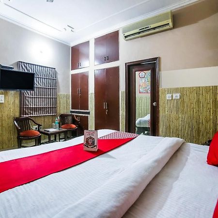 גורגאון Oyo Downtown Inn Near Leisure Valley Park מראה חיצוני תמונה