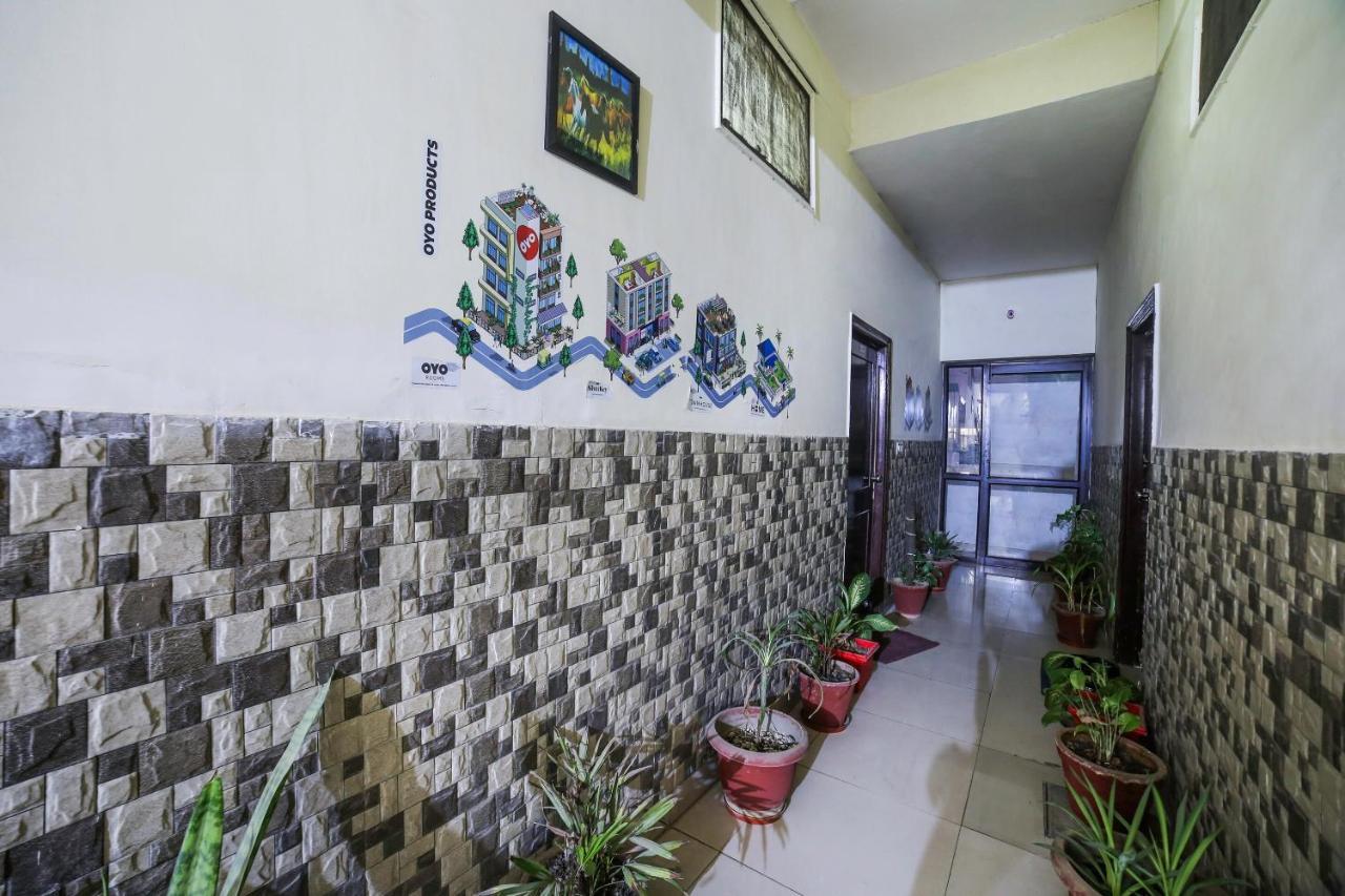 גורגאון Oyo Downtown Inn Near Leisure Valley Park מראה חיצוני תמונה