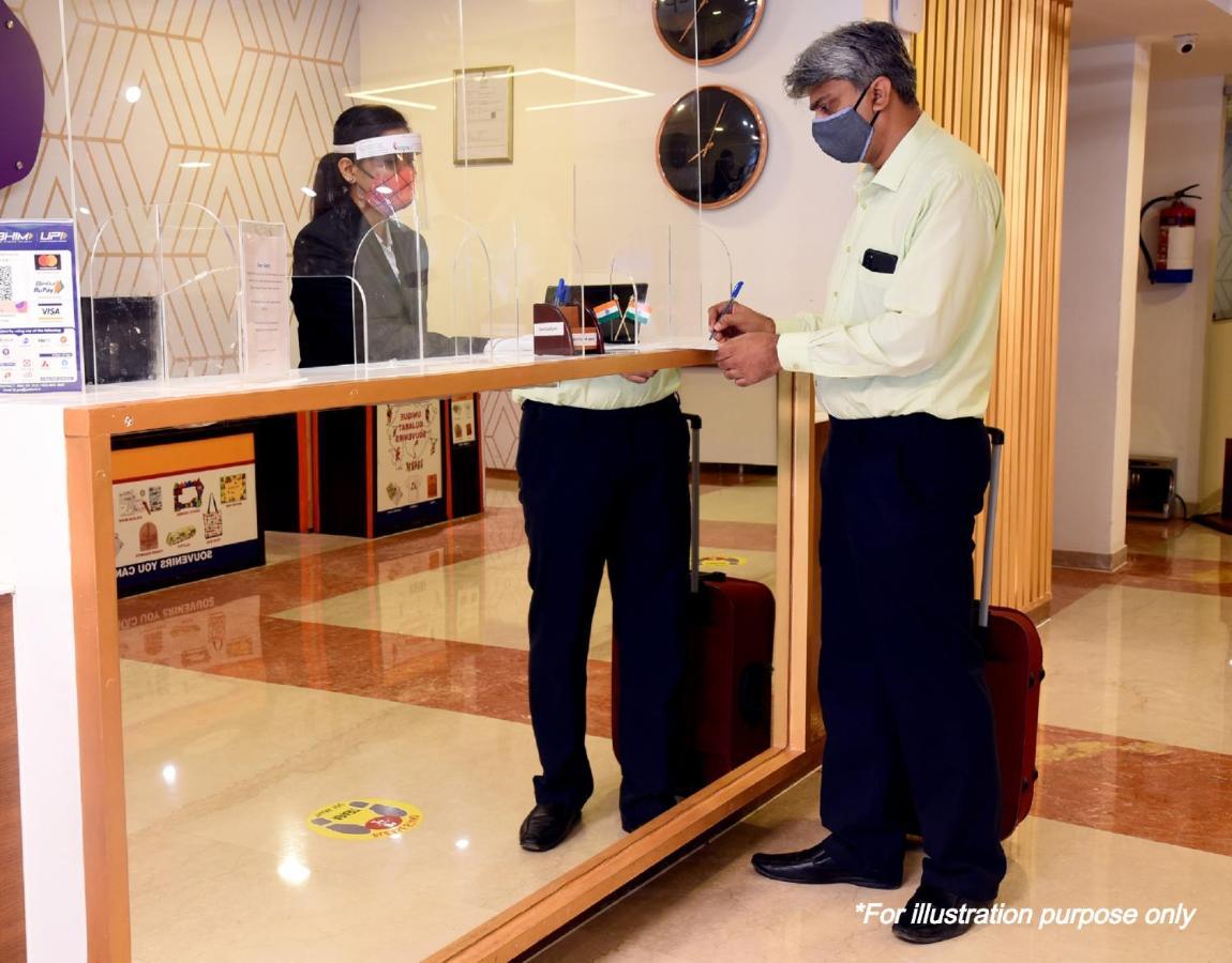 גורגאון Oyo Downtown Inn Near Leisure Valley Park מראה חיצוני תמונה