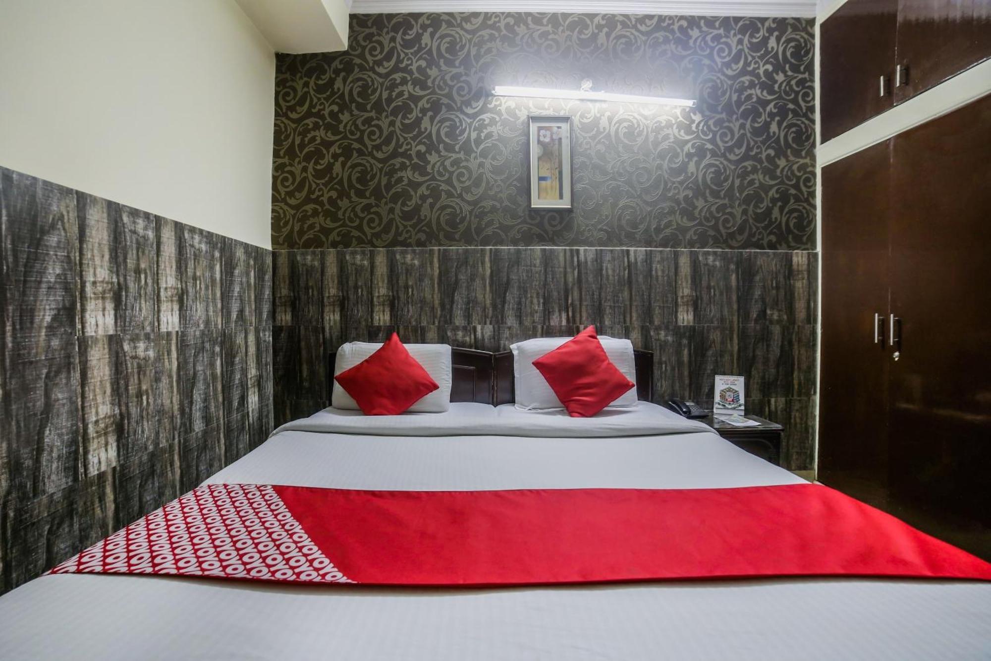 גורגאון Oyo Downtown Inn Near Leisure Valley Park מראה חיצוני תמונה